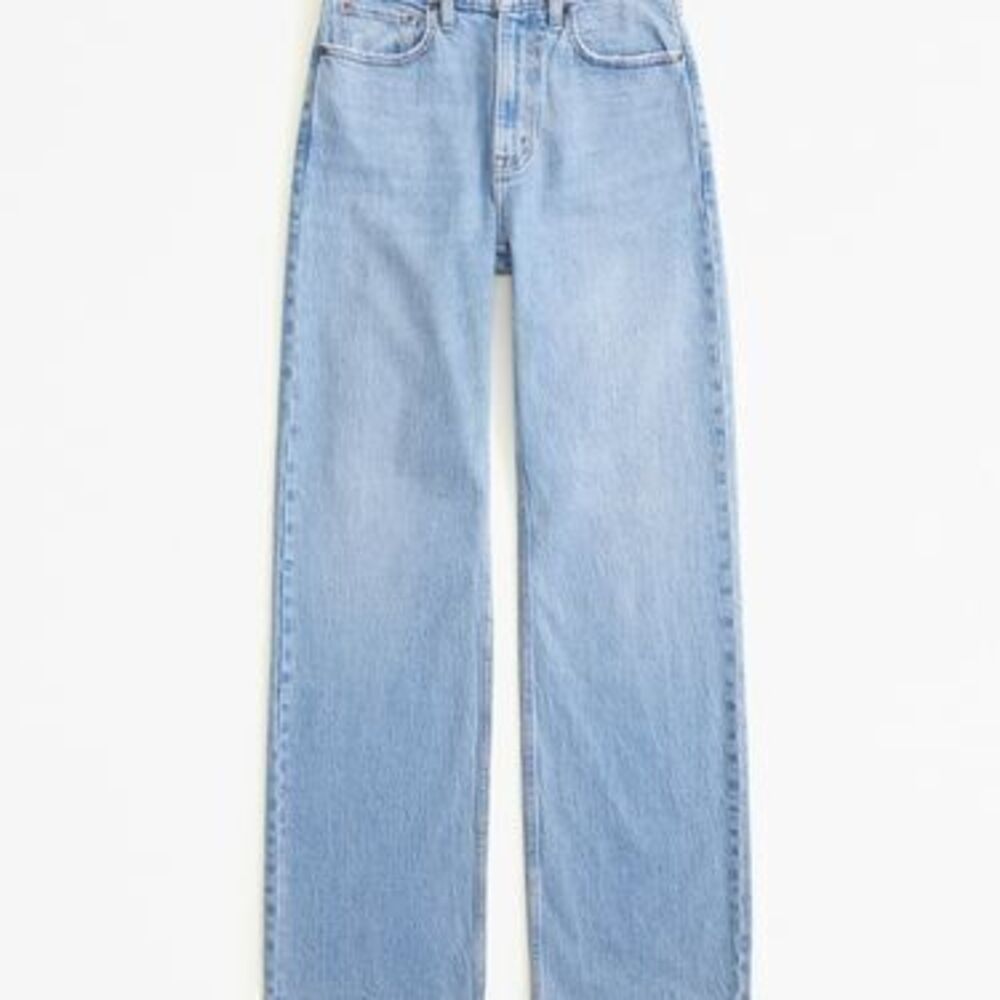 Abercrombie & Fitch High Rise 90s Relaxed Jean - Picture 4 of 4